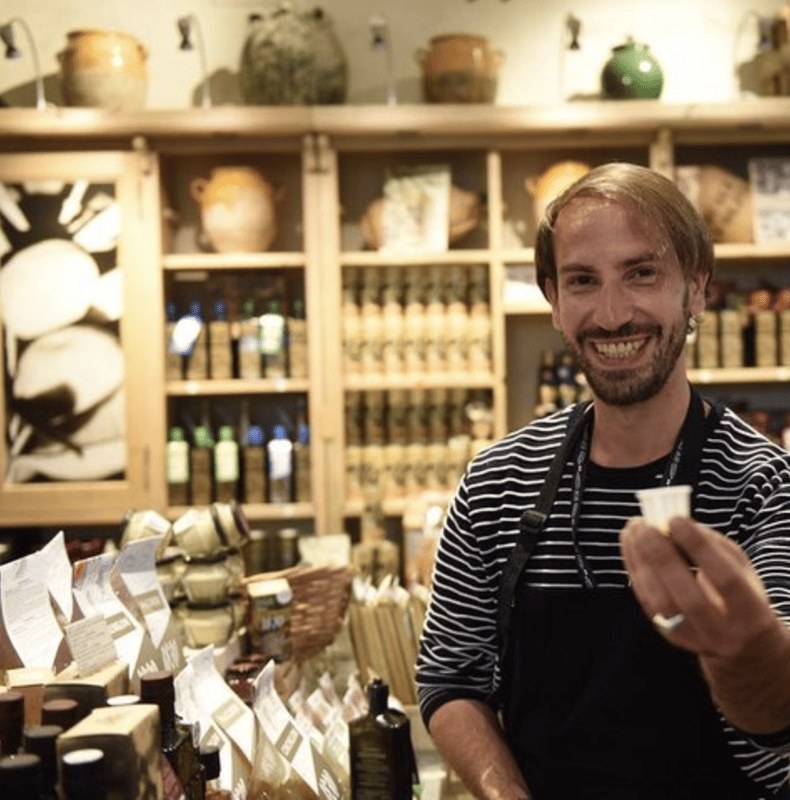 Paris: Saint Germain des Prés Guided Foodie Walking Tour